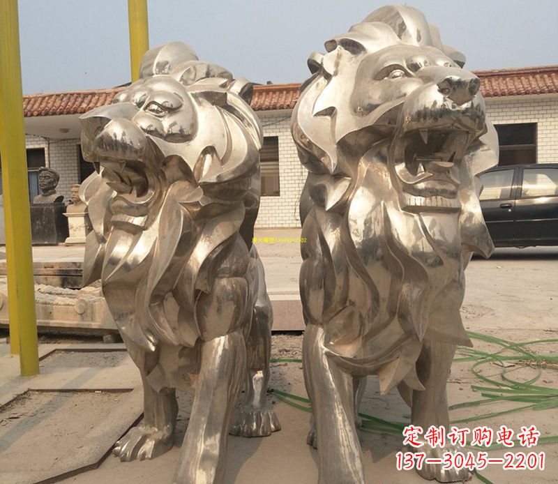 信阳象征力量与智慧的狮子雕塑