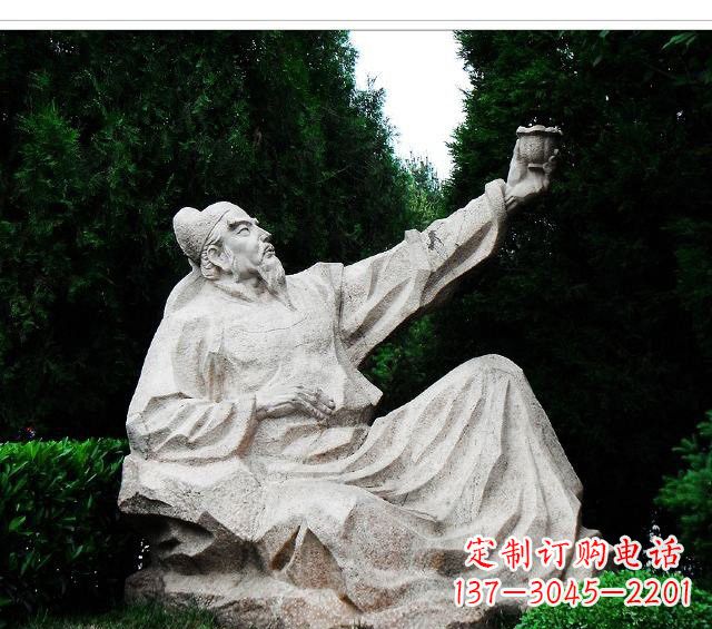 信阳百花齐放的李白雕塑