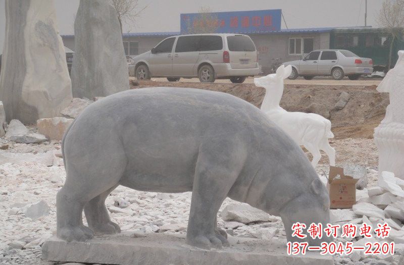 信阳中领雕塑的河马雕塑以其精致的造型和出色的…