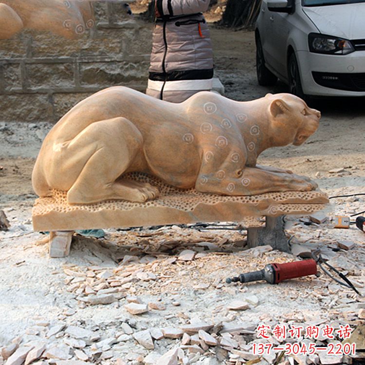 信阳中领雕塑:精美雕刻豹雕塑