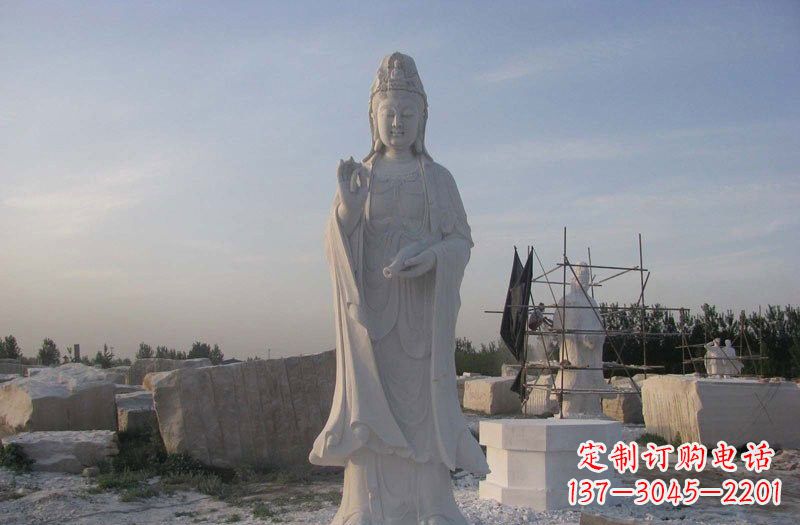 信阳现代艺术风格观音石雕塑