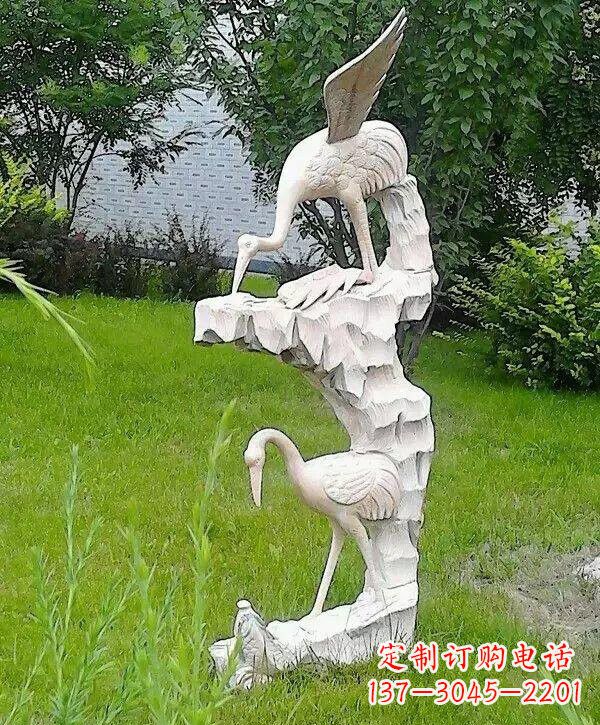 信阳石雕仙鹤鲤鱼