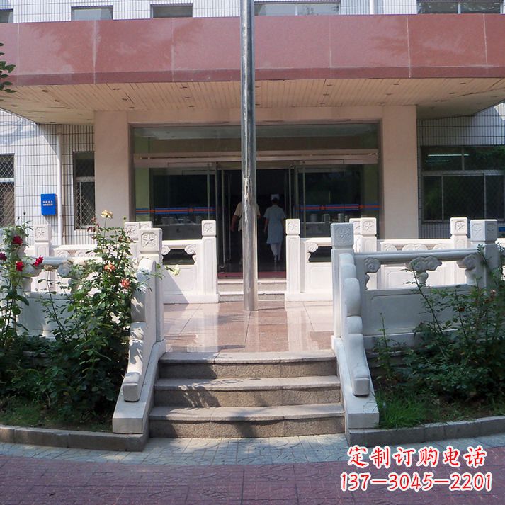 信阳石雕校园国旗台