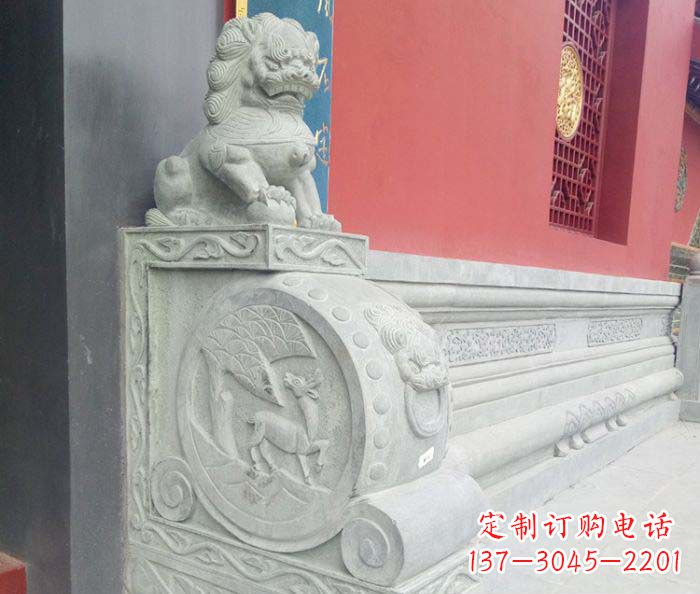 信阳寺庙景观狮子石门墩抱鼓石