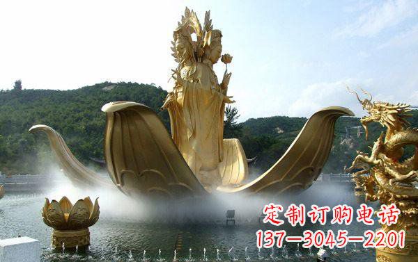 信阳寺庙三面观音雕像