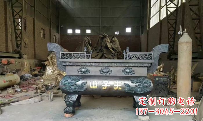 信阳寺庙香炉铜雕_2