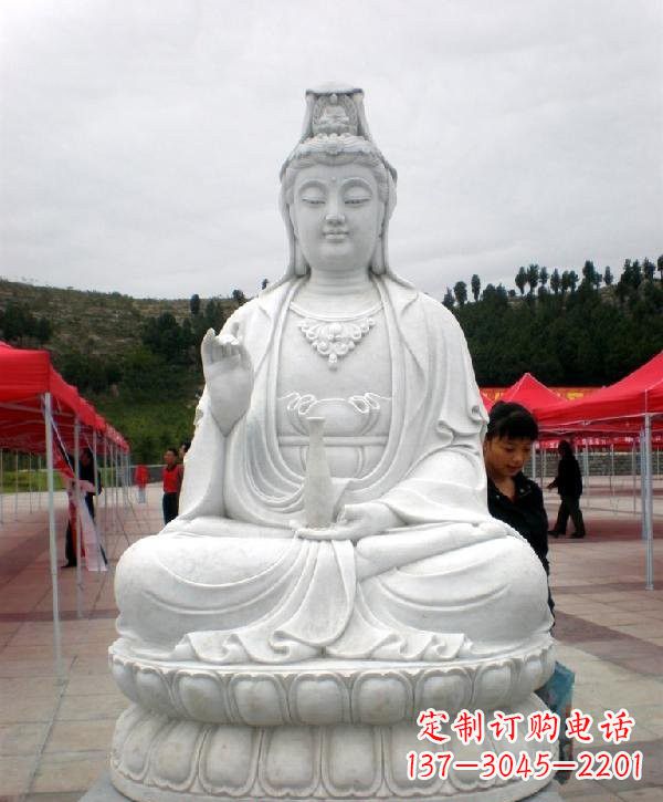 信阳寺庙坐式观音雕像