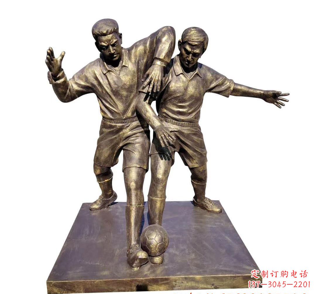信阳踢足球人物铜雕