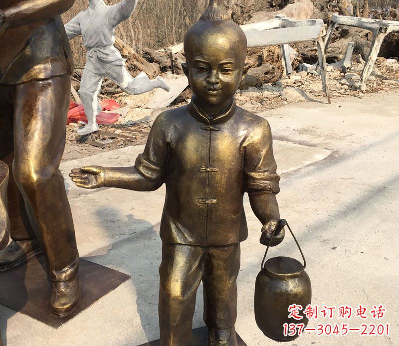 信阳提灯笼的小男孩铜雕
