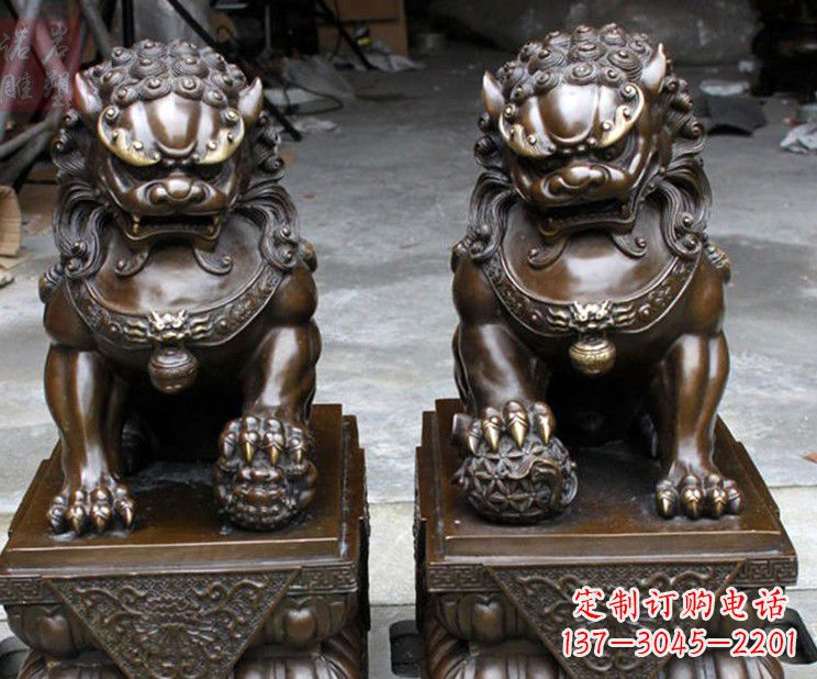 信阳天安门铜狮子