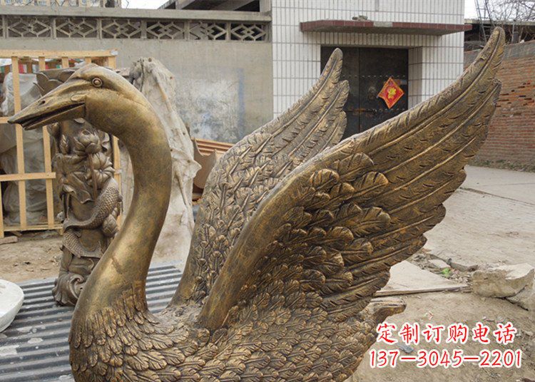 信阳天鹅黄铜动物铜雕