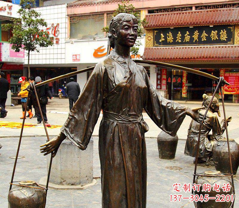 信阳挑着罐子的古代女人铜雕