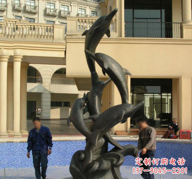 信阳跳跃海豚雕塑