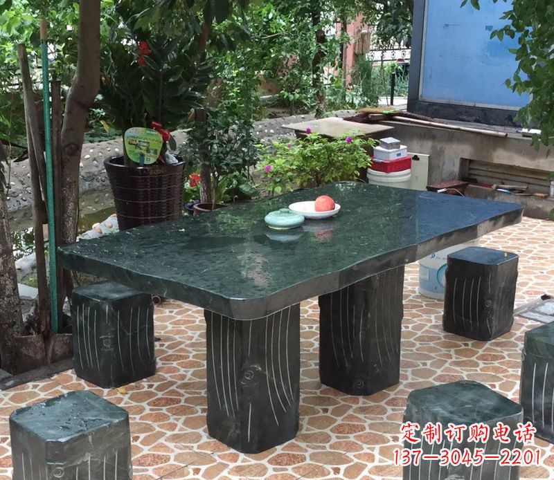 信阳庭院长方形石桌凳雕塑