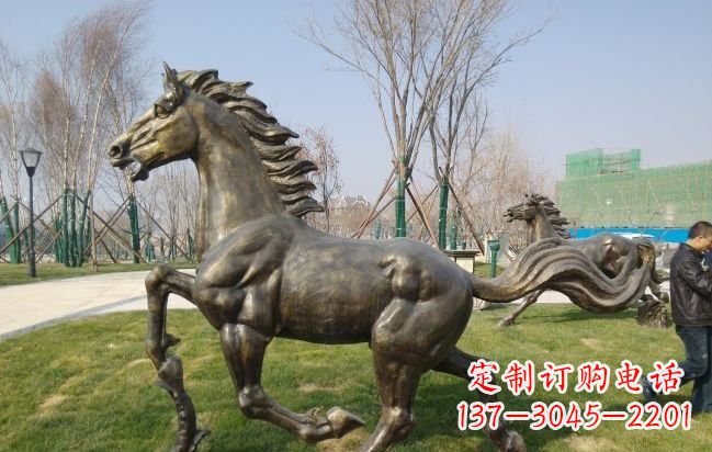 信阳铜雕奔马