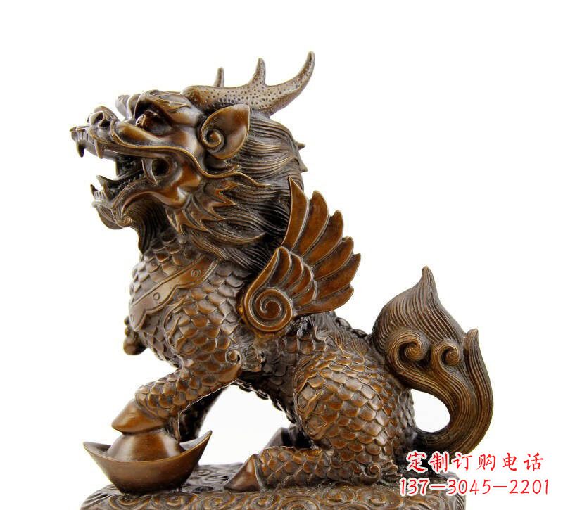 信阳铜雕踩元宝麒麟
