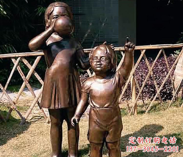 信阳铜雕吹气球儿童