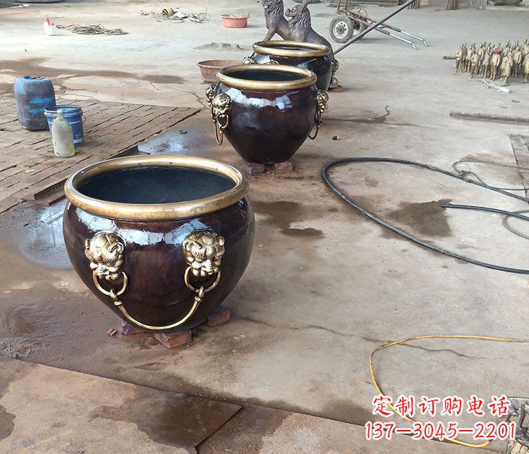 信阳铜雕故宫狮子头水缸雕塑