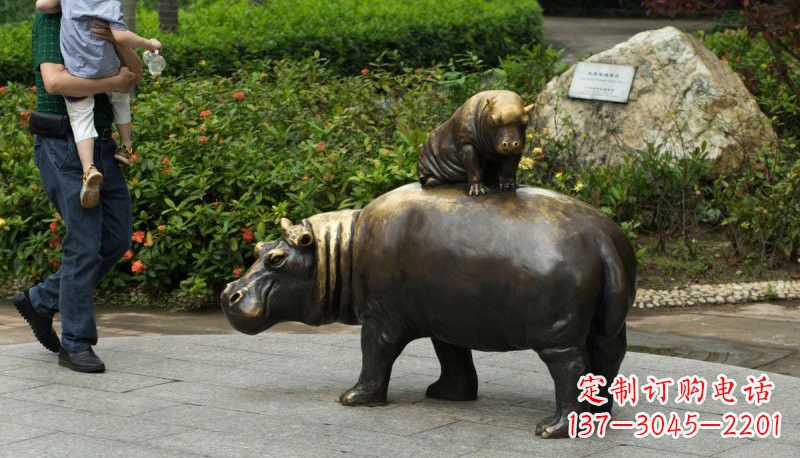 信阳铜雕母子河马