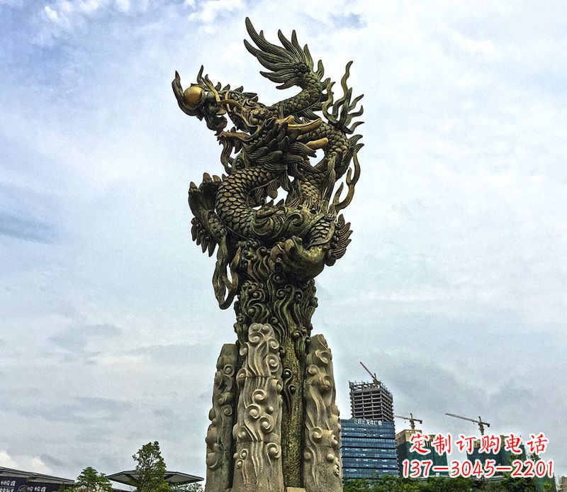 信阳铜雕盘龙柱