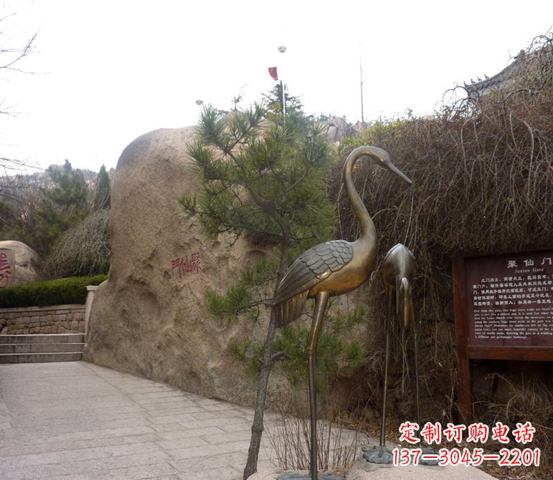 信阳铜雕仙鹤