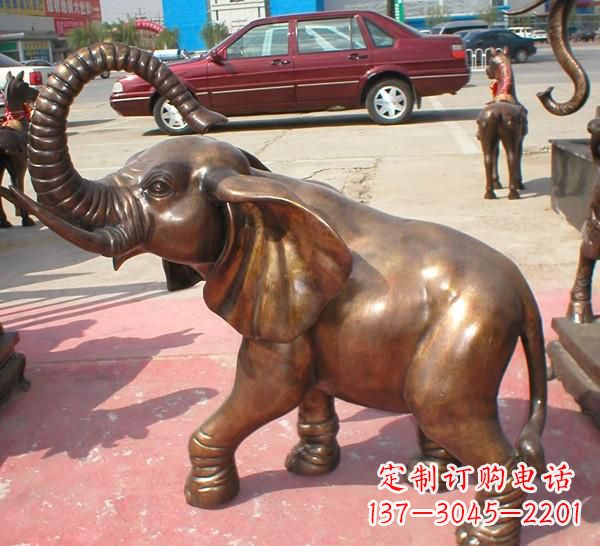 信阳铜雕长鼻大象