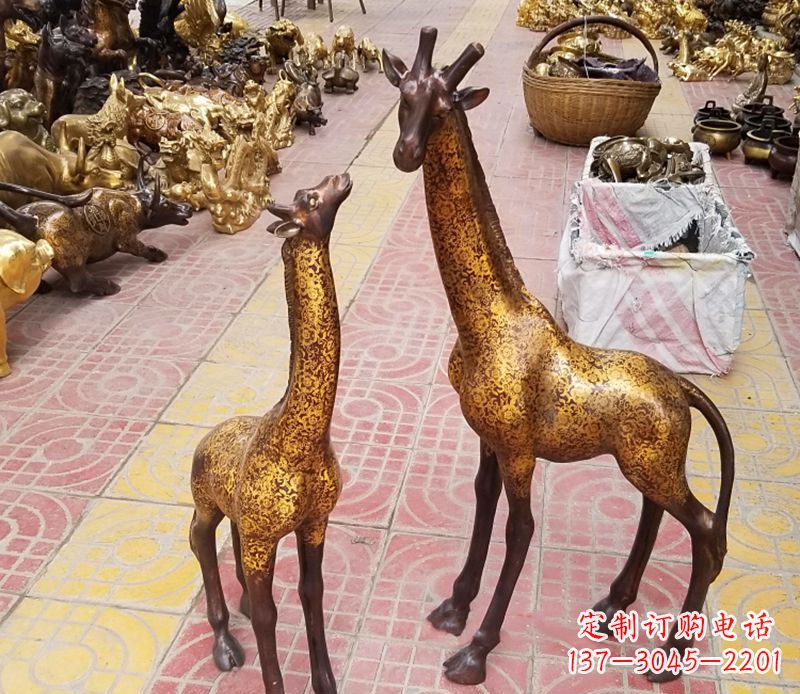 信阳铜雕长颈鹿