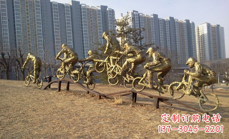 信阳玩花样自行车人物铜雕