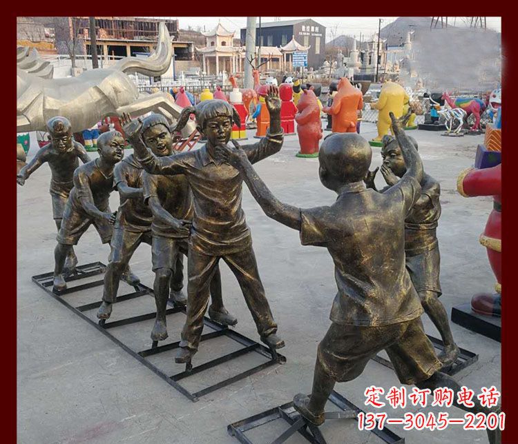 信阳玩老鹰捉小鸡的儿童铜雕