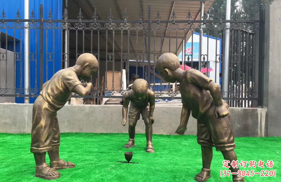 信阳玩陀螺儿童铜雕塑