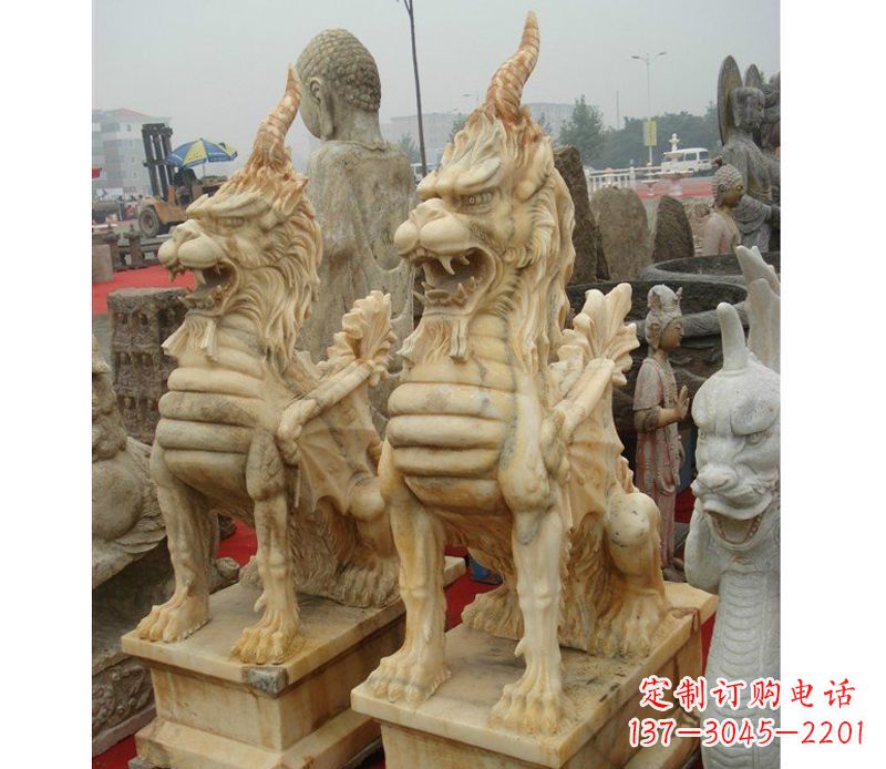 信阳晚霞红独角兽雕塑
