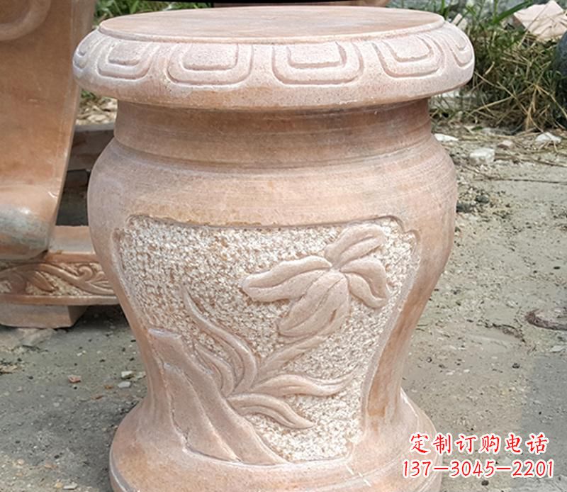 信阳晚霞红景观蝴蝶石凳