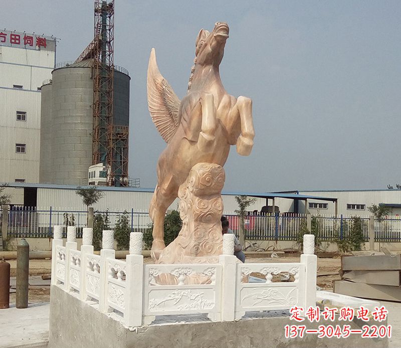信阳晚霞红祥云飞马企业景观石雕