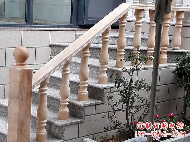 信阳晚霞红小区栏杆石雕
