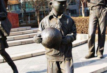 信阳展示小学生活力的足球少年雕塑