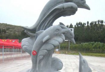 信阳青石海豚雕塑由中领雕塑制作，是一款以海豚…