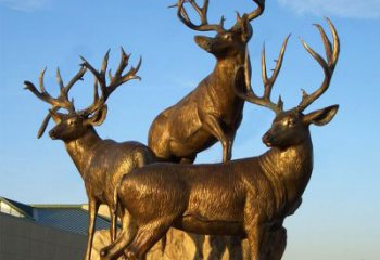 信阳三鹿登高鹿景观铜雕，让你秀智慧雕刻艺术