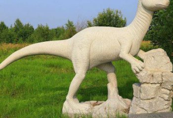 信阳雕刻恐龙的砂岩艺术