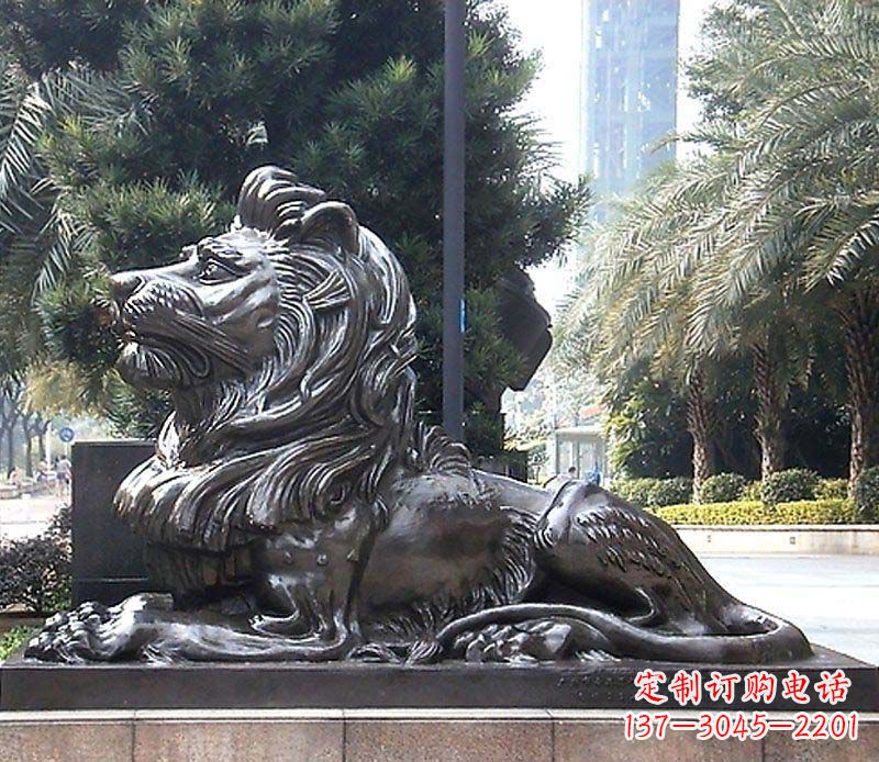信阳卧着的西洋狮看门狮子铜雕