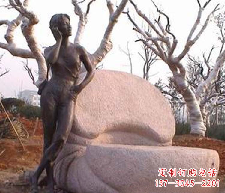 信阳现代女人打电话铜雕