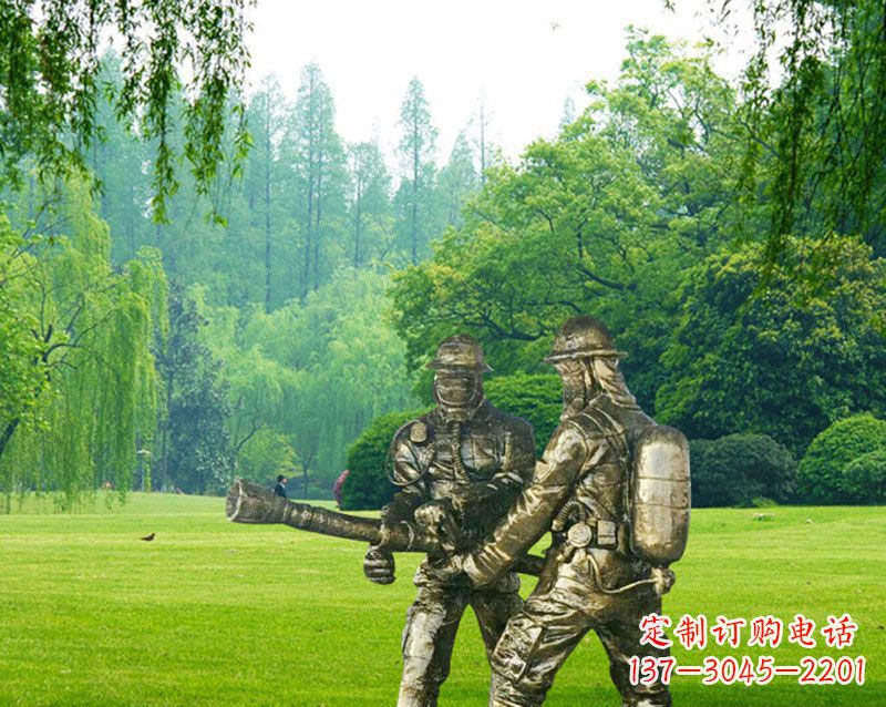 信阳消防员灭火铜雕