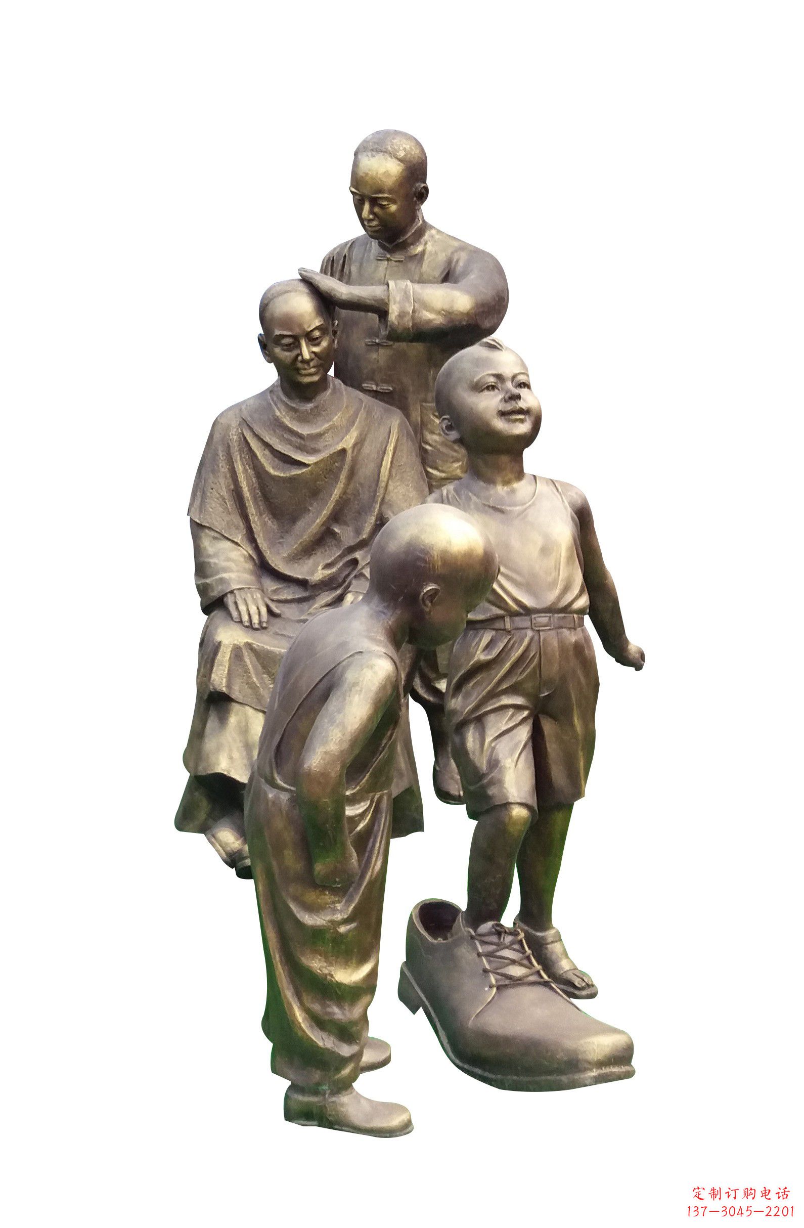 信阳小孩穿大鞋 剃头铜雕像