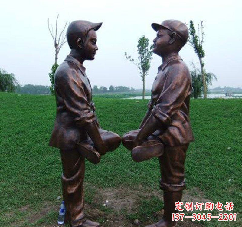 信阳小孩斗鸡铸铜雕塑