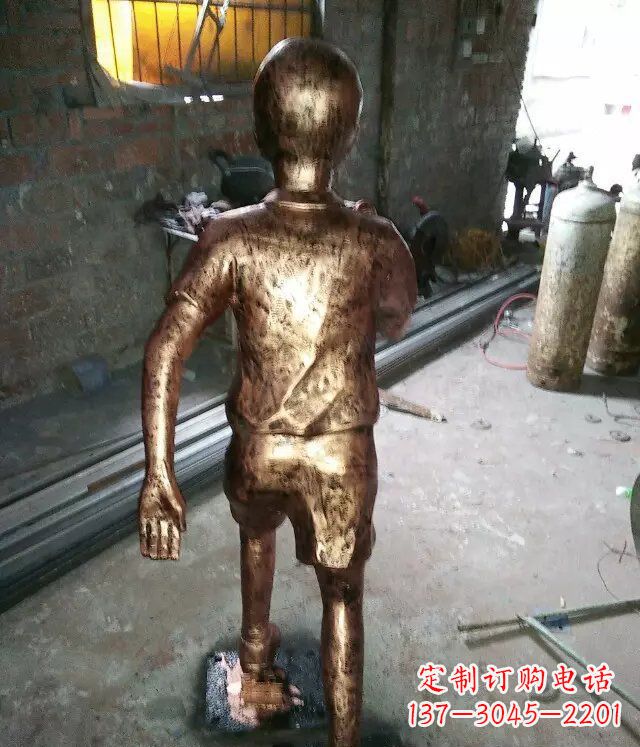 信阳小孩跑步公园人物铜雕 (2)