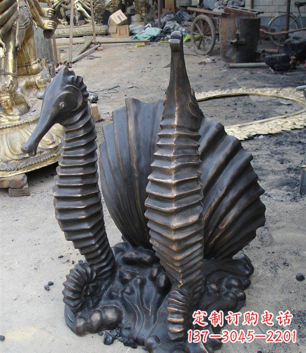 信阳小区动物海马铜雕