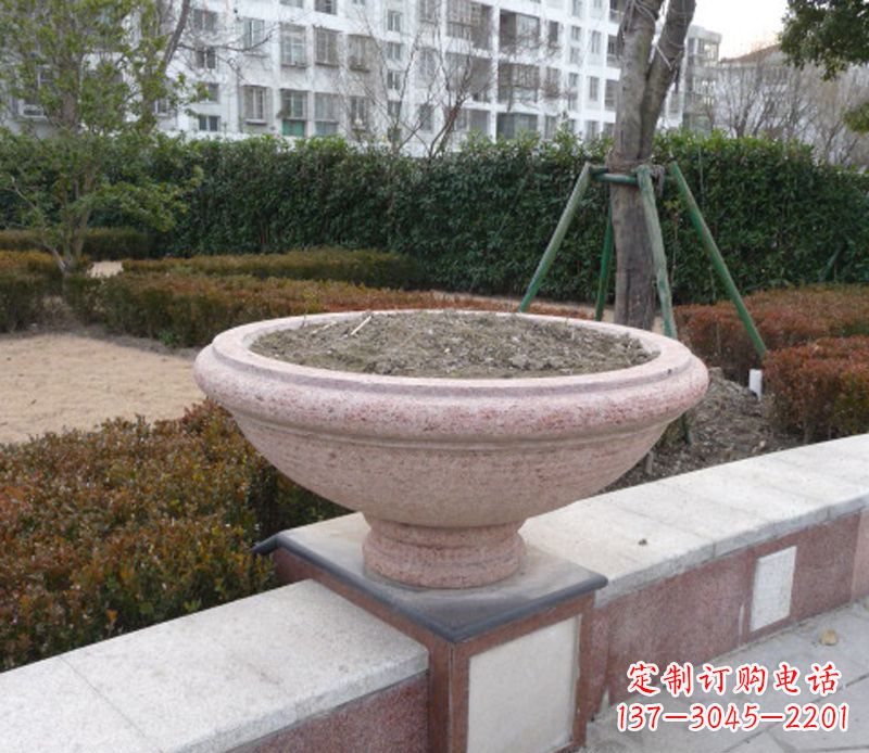 信阳小区花盆石雕