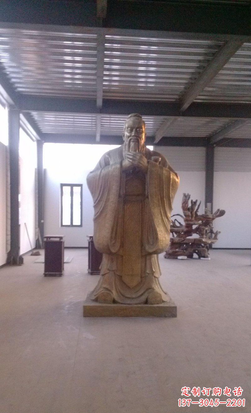 信阳校园仿铜老子玻璃钢名人雕塑