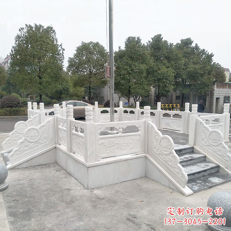 信阳校园广场石雕升旗台