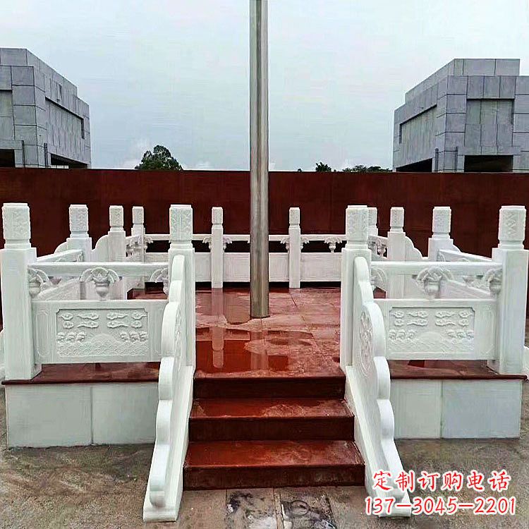 信阳学校石雕升旗台