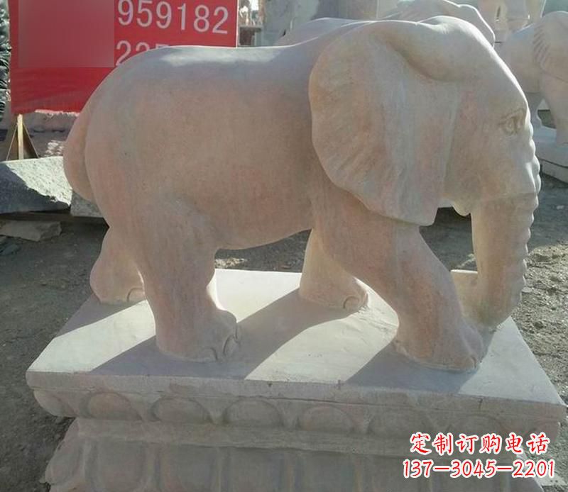 信阳园林晚霞红大象雕塑